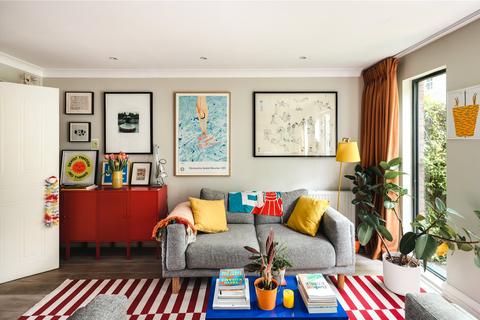 6 Sutton Square, London, E9 6EQ
