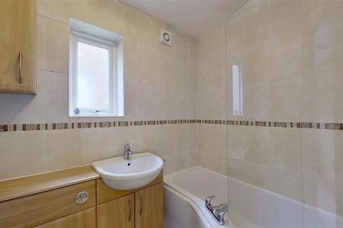 75 Corn Hill, Two Mile Ash, Milton Keynes, MK8 8EZ