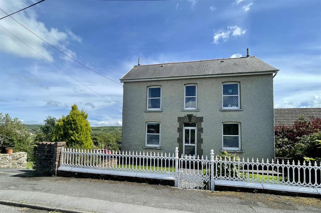 Heol Nazareth, Pontyates, Llanelli 4 bed detached house £365,000