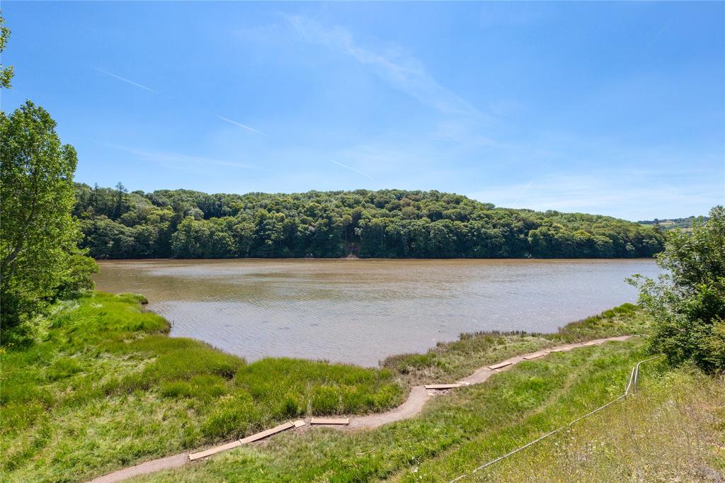 The Millpool, Stoke Gabriel, Totnes, TQ9 4 bed semidetached house for