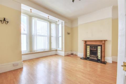 Upper Maisonette, 4 Fairmount Road, Bexhill-on-sea, TN40 2HN