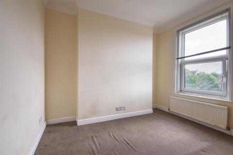 Upper Maisonette, 4 Fairmount Road, Bexhill-on-sea, TN40 2HN