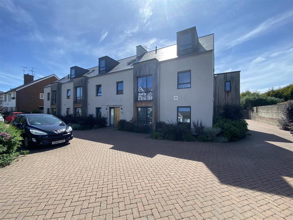 39 Selden Road, Worthing 1 bed flat £800 pcm (£185 pw)