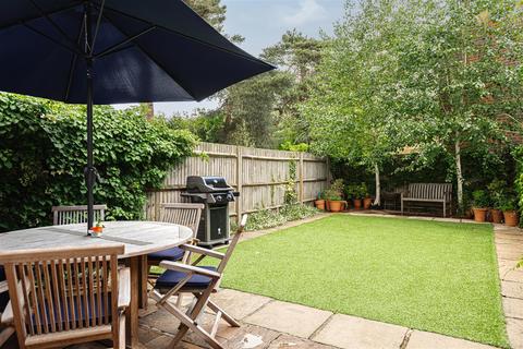 17 Burlington Place, Reigate, RH2 9HT
