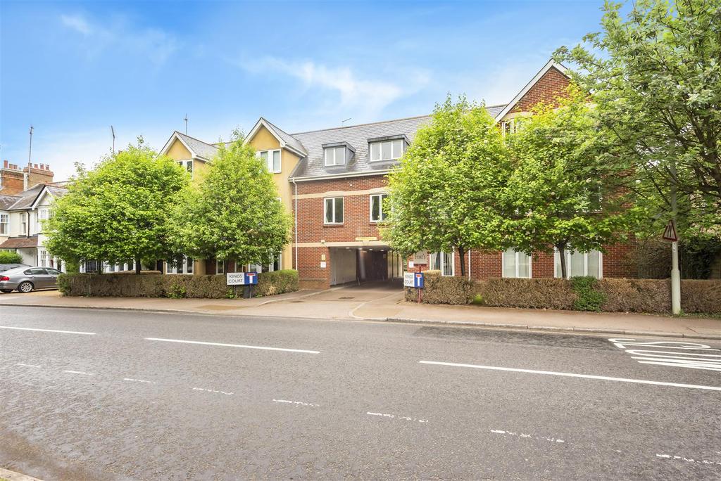 Southdown Road, Harpenden 2 bed flat for sale £375,000