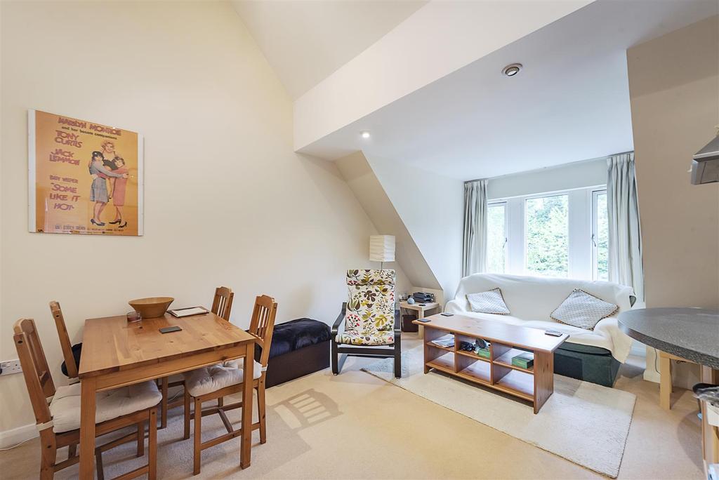 Southdown Road, Harpenden 2 bed flat for sale £375,000