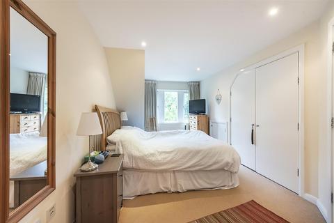 2 bedroom flat for sale - Southdown Road, Harpenden