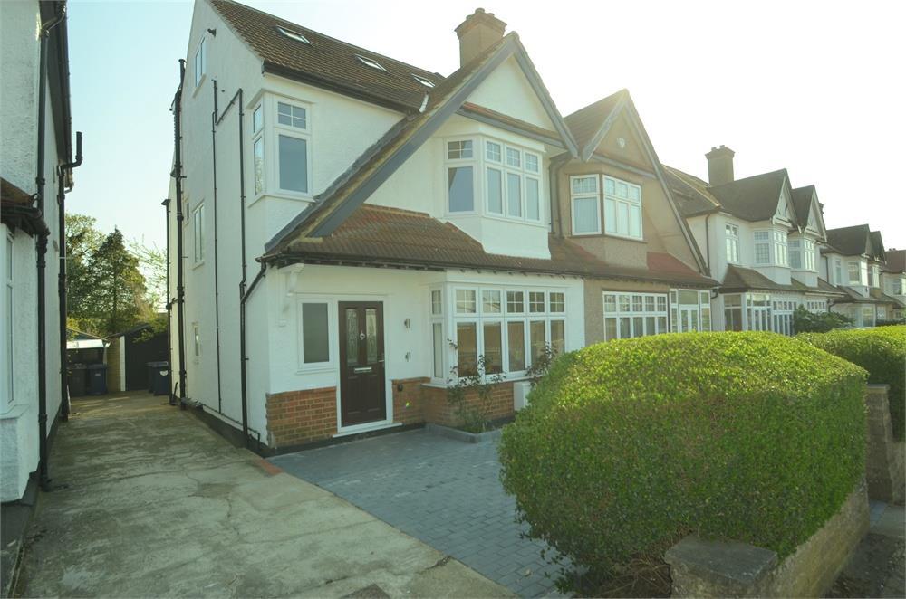 Hale Drive, Mill Hill, NW7 4 bed semidetached house £2,800 pcm (£646 pw)