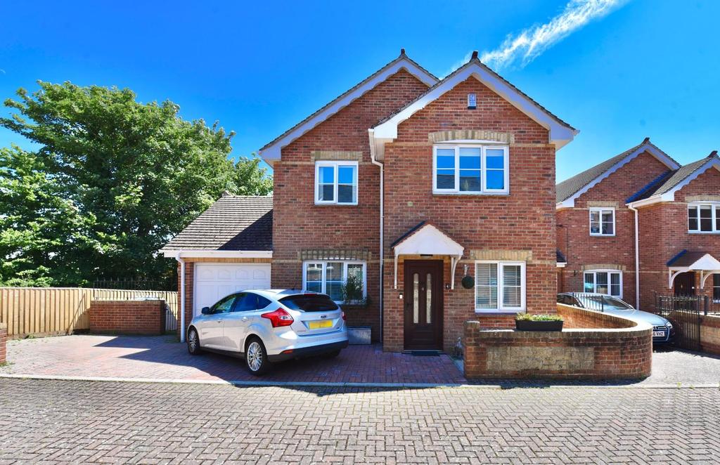 4 Bartletts Close