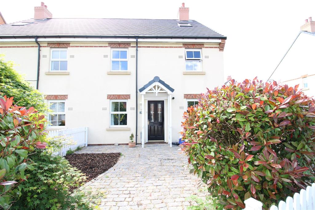 Merrybent Drive, Merrybent, Darlington 5 bed townhouse £275,000