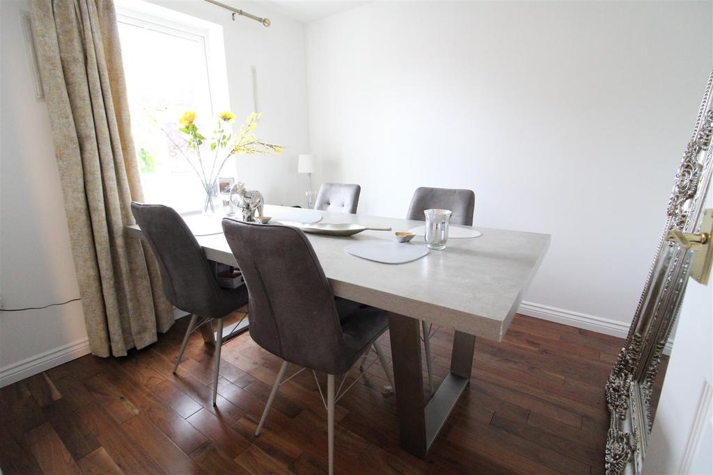 Merrybent Drive, Merrybent, Darlington 5 bed townhouse £275,000