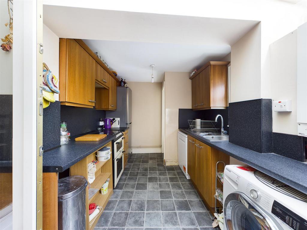 Kitchen 1.jpg