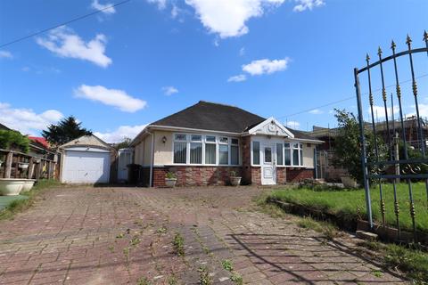 2 bedroom detached bungalow for sale - Crewe Road, Shavington, Crewe
