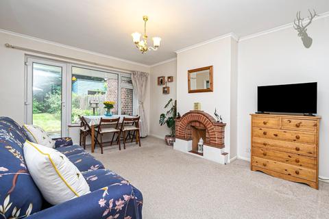 13 Hornbeam Close, Theydon Bois, Epping, CM16 7JT