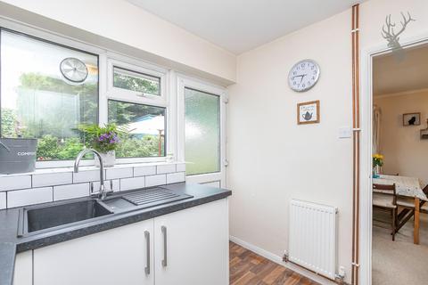 13 Hornbeam Close, Theydon Bois, Epping, CM16 7JT