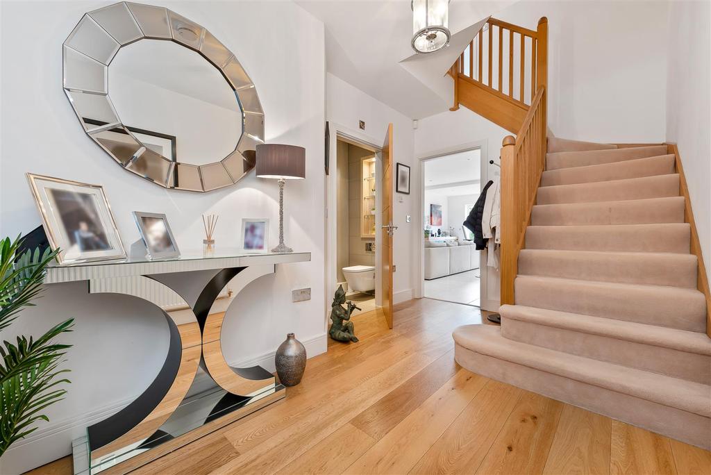 Sovereign Mews, Ascot 4 bed townhouse £1,050,000