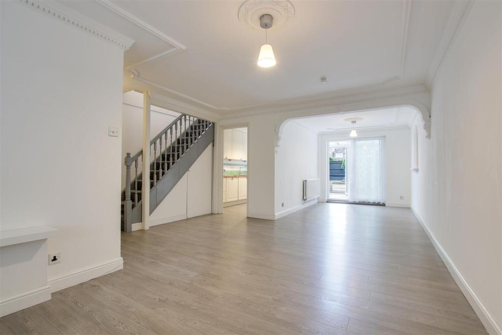 Granby Park Road, Cheshunt 3 bed house £1,600 pcm (£369 pw)