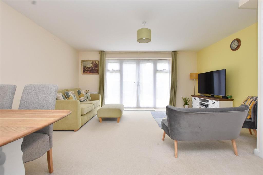 Weavers Close, Eastbourne 3 bed terraced house £349,950