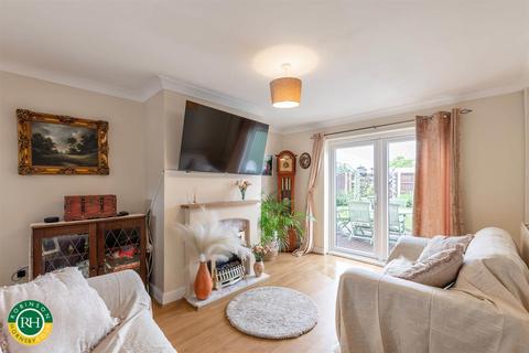 32 Windermere Crescent, Kirk Sandall, Doncaster, DN3 1LA