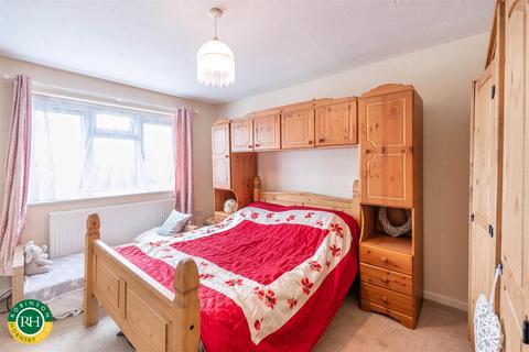 32 Windermere Crescent, Kirk Sandall, Doncaster, DN3 1LA