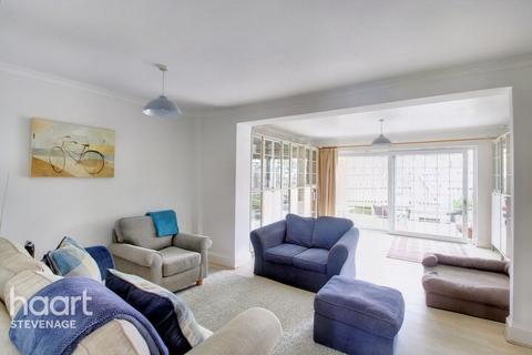 52 Skipton Close, Stevenage, SG2 8TW