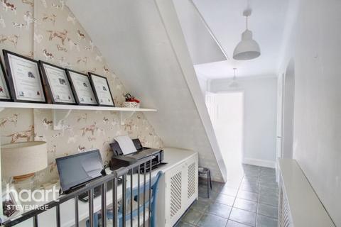 52 Skipton Close, Stevenage, SG2 8TW