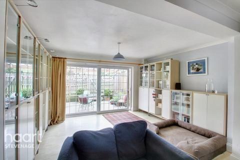 52 Skipton Close, Stevenage, SG2 8TW