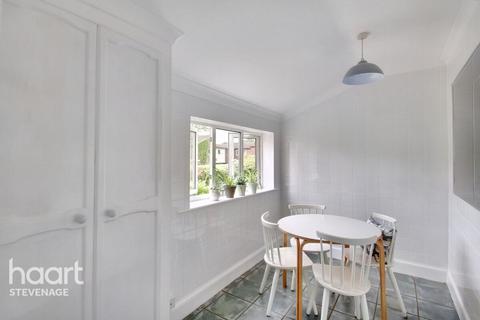 52 Skipton Close, Stevenage, SG2 8TW