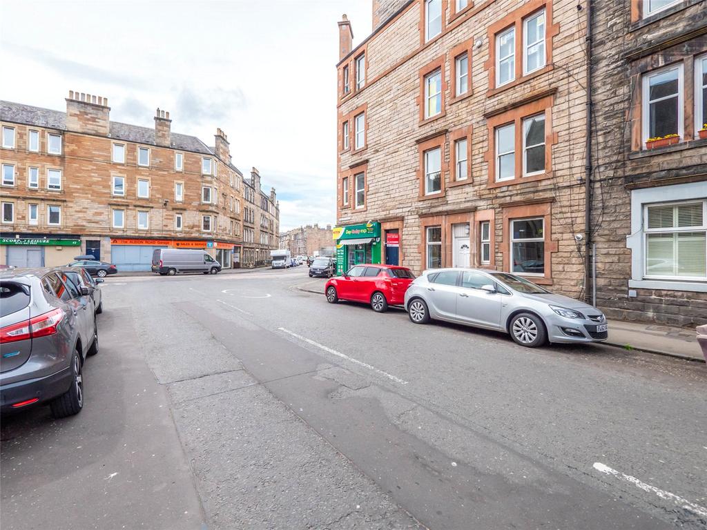 Albion Place, Easter Road, Edinburgh... 1 bed apartment £695 pcm (£
