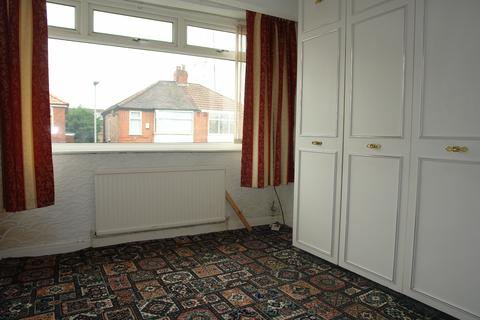 3 bedroom semi-detached house for sale - Welbeck Avenue, Chadderton, Oldham