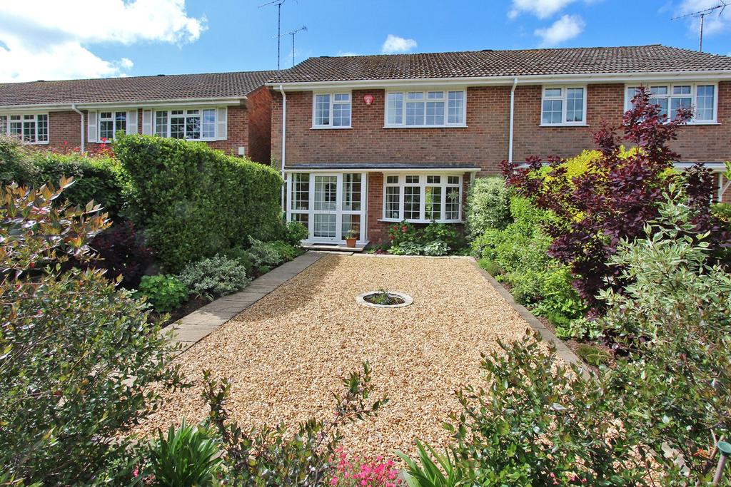 Waters Green Court, Brockenhurst, Hampshire, SO42 3 bed semidetached