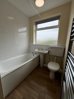 2 bedroom flat to rent, Park Crescent, Washingborough, LN4