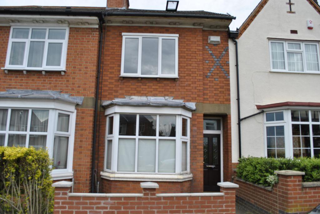 Stoughton Road, Oadby, LE2 2 bed terraced house £775 pcm (£179 pw)