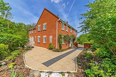 14 Beddoes Croft, Medbourne, Milton Keynes, MK5 6FQ