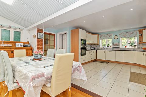 14 Beddoes Croft, Medbourne, Milton Keynes, MK5 6FQ