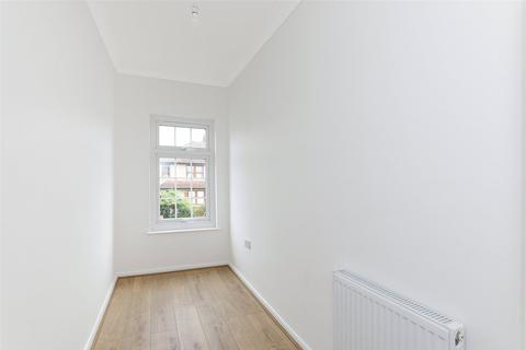 711 Leeds Road, Lofthouse, Wakefield, WF3 3HF