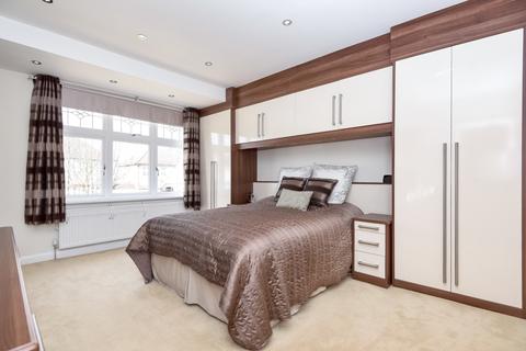 5 bedroom house to rent - East Way Croydon CR0