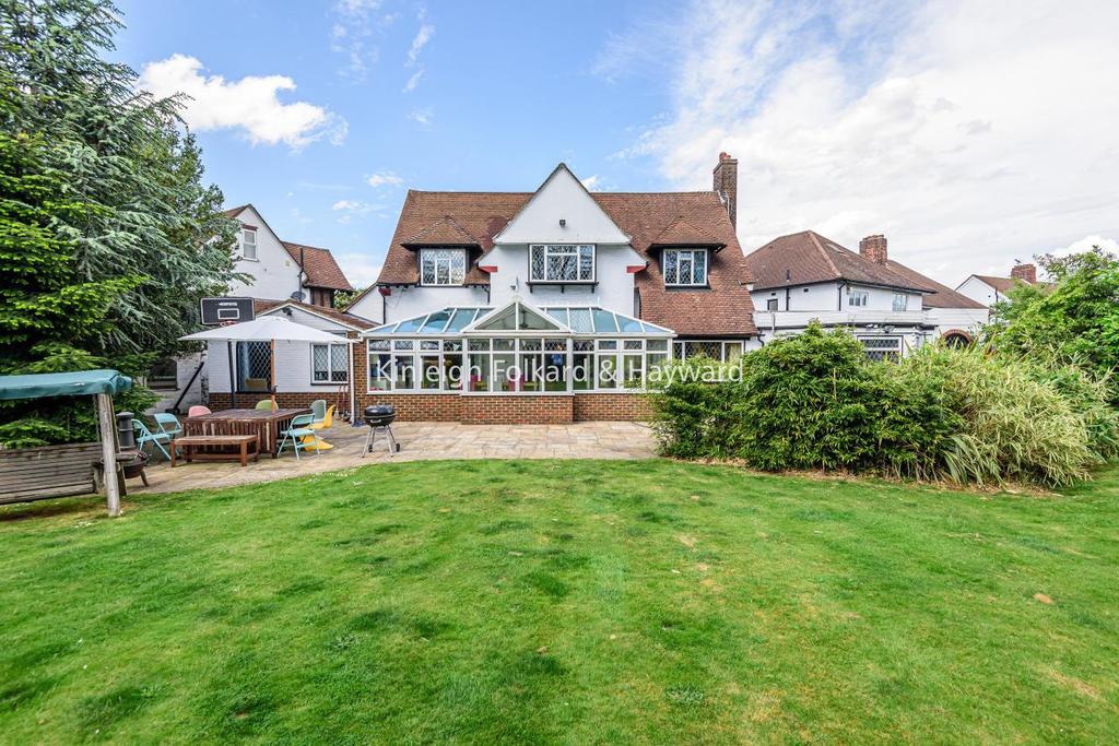 Cedarhurst Drive, Eltham 5 bed detached house £1,250,000