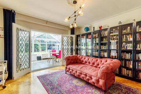 26 Cedarhurst Drive, London, SE9 5LP