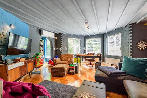 26 Cedarhurst Drive, London, SE9 5LP