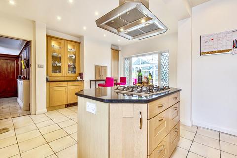 26 Cedarhurst Drive, London, SE9 5LP