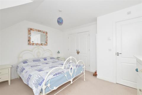 17 Coleridge Crescent, Littlehampton, BN17 7FJ