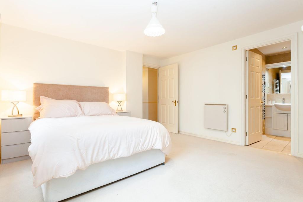 Ibberton House, Russell Road, W14 2 bed flat £1,000,000