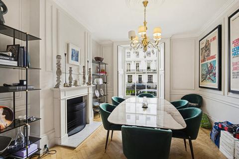 undefined, Wellington Square, Chelsea, London