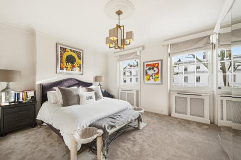 undefined, Wellington Square, Chelsea, London