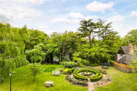 4 bedroom flat for sale, Wildcroft Manor, Wildcroft Road, London