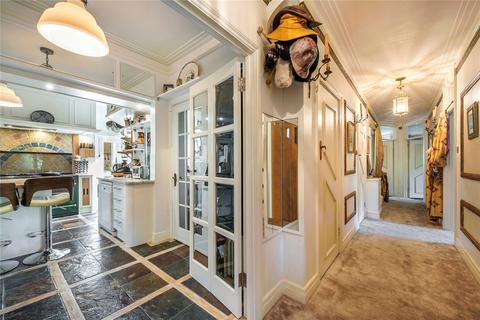 4 bedroom flat for sale, Wildcroft Manor, Wildcroft Road, London