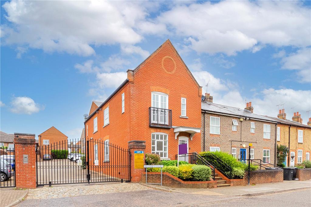 Milliners Court, Lattimore Road, St. Albans, Hertfordshire 2 bed end of terrace house £1,825