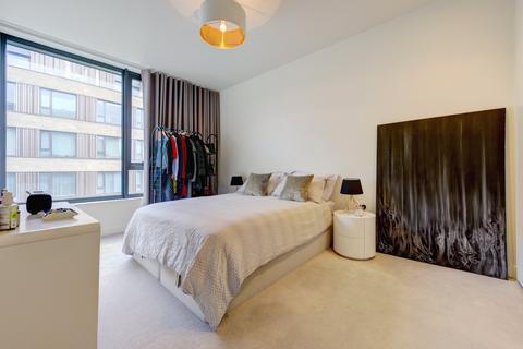 1 bedroom flat for sale, Wood Crescent, London