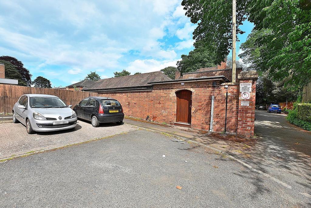 Villa Court, Madeley 2 bed bungalow £795 pcm (£183 pw)
